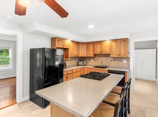 136 Straw Rd, Manchester, NH 03102