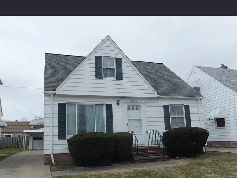 9403 Beech Ave — Photo 1