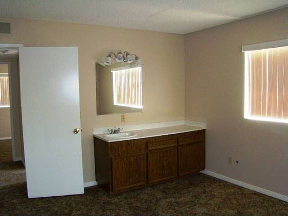 Master BR Vanity