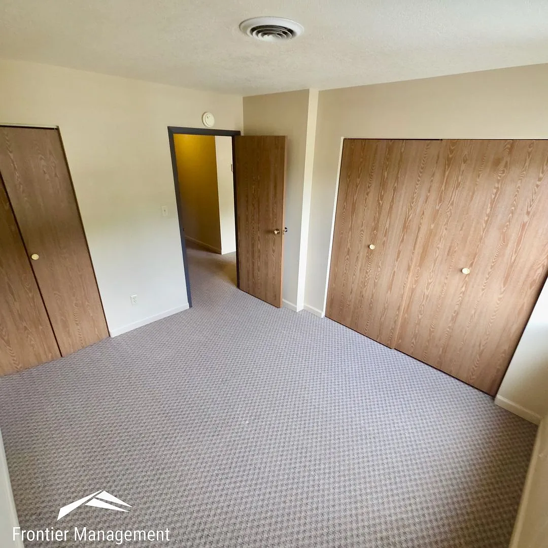 Anderson Village — Photo 4