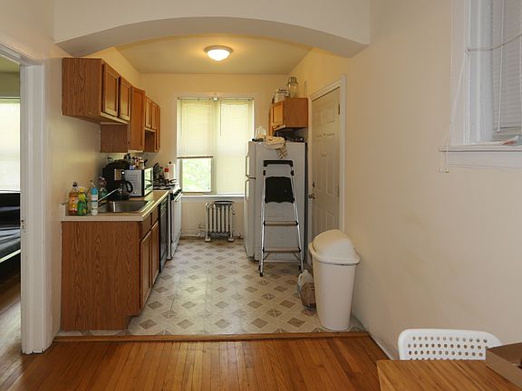 5th image of 6966 N Greenview Ave #03