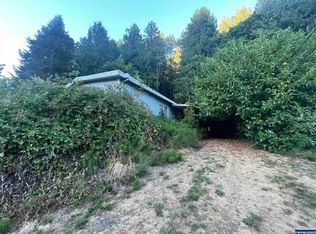 207 E Sjostrom Dr, Tidewater, OR 97390