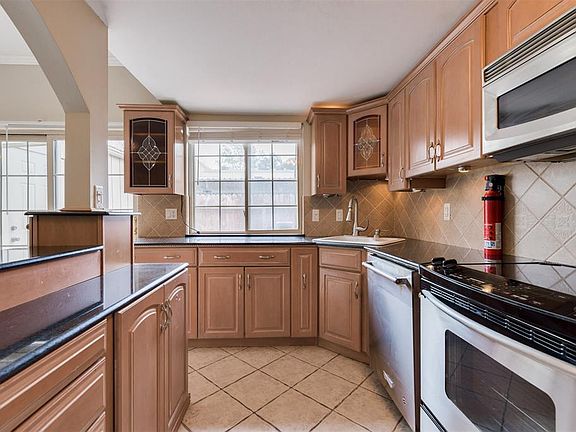 3rd image of 14711 Barryknoll Ln APT 40