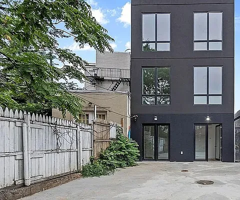 408 Hawthorne Street