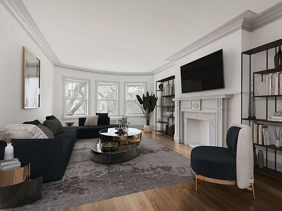 3rd image of 650 Hinman Ave APT 2B