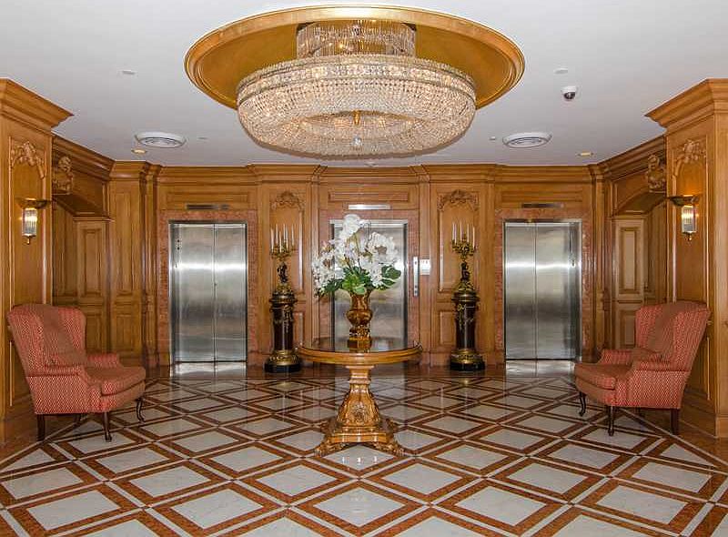 2nd image of 700 Biltmore Way #R2