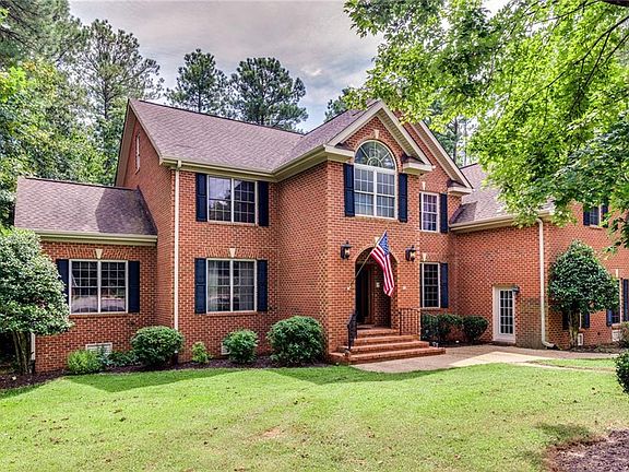2nd image of 5881 Chaucer Dr