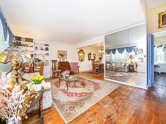 4th image of 26 271st St