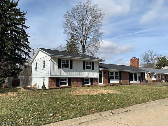 2nd image of 1211 Greenacre Dr