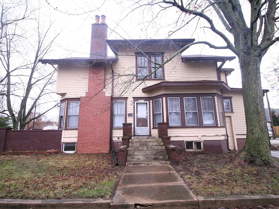 1st image of 103 E Polk St