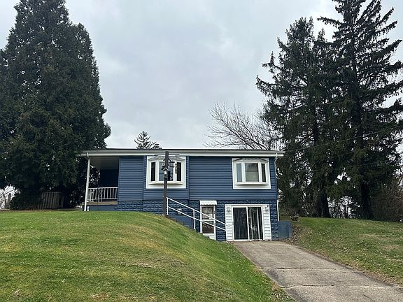 3rd image of 34 EVERGREEN LANE