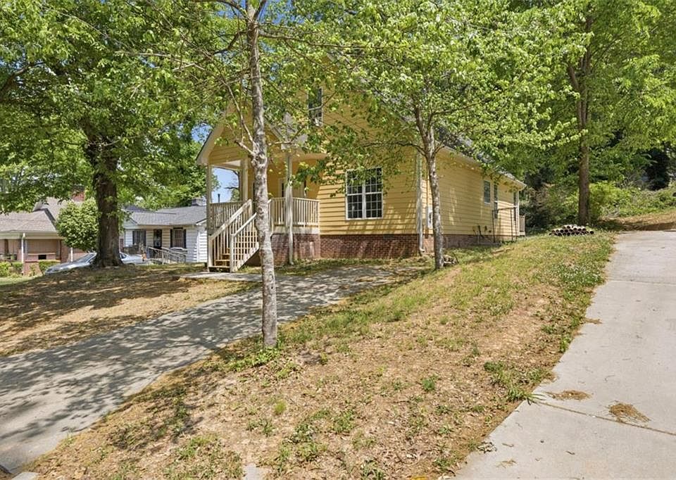 1st image of 845 Mildred Pl NW