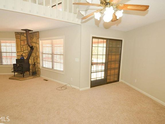 3rd image of 1216 Newport Dr