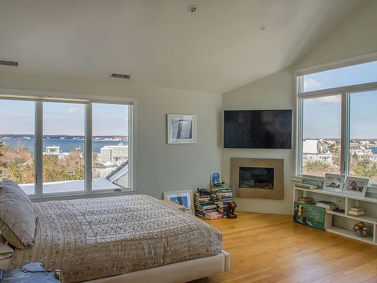 333 Dune Rd — Photo 19