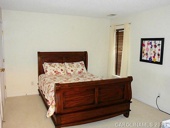 4th image of 5820 Ivy Walk Ct NW