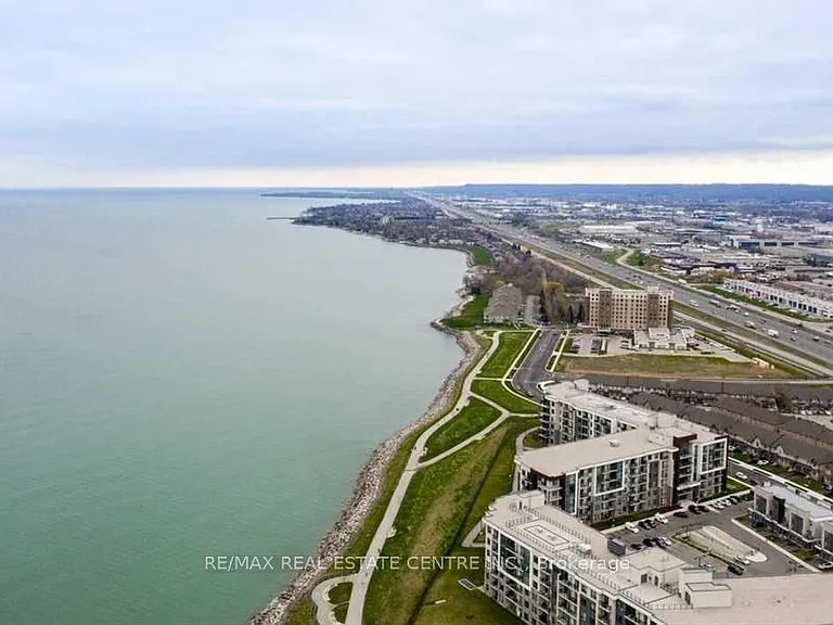 7 Waterview Dr — Photo 1