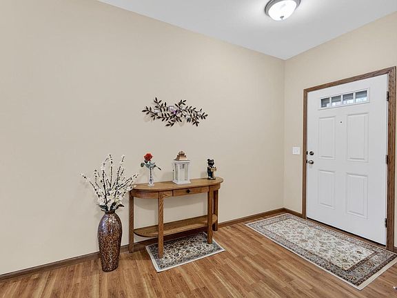 3rd image of 7917 Oak View Drive