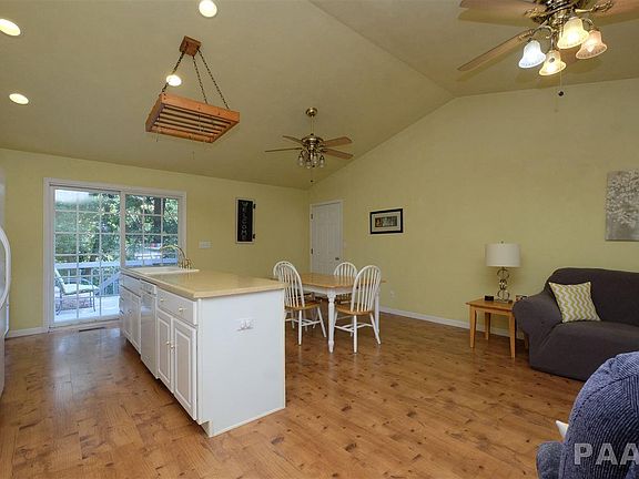 3rd image of 618 N Clauson Ct