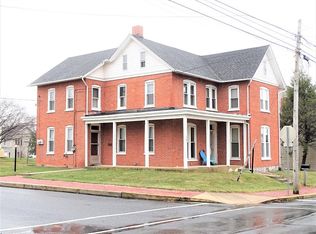 103 S 9th St, Akron, PA 17501