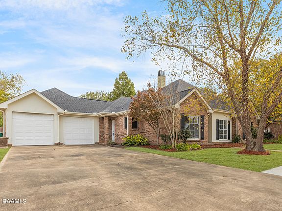 3rd image of 111 Cresthill Dr
