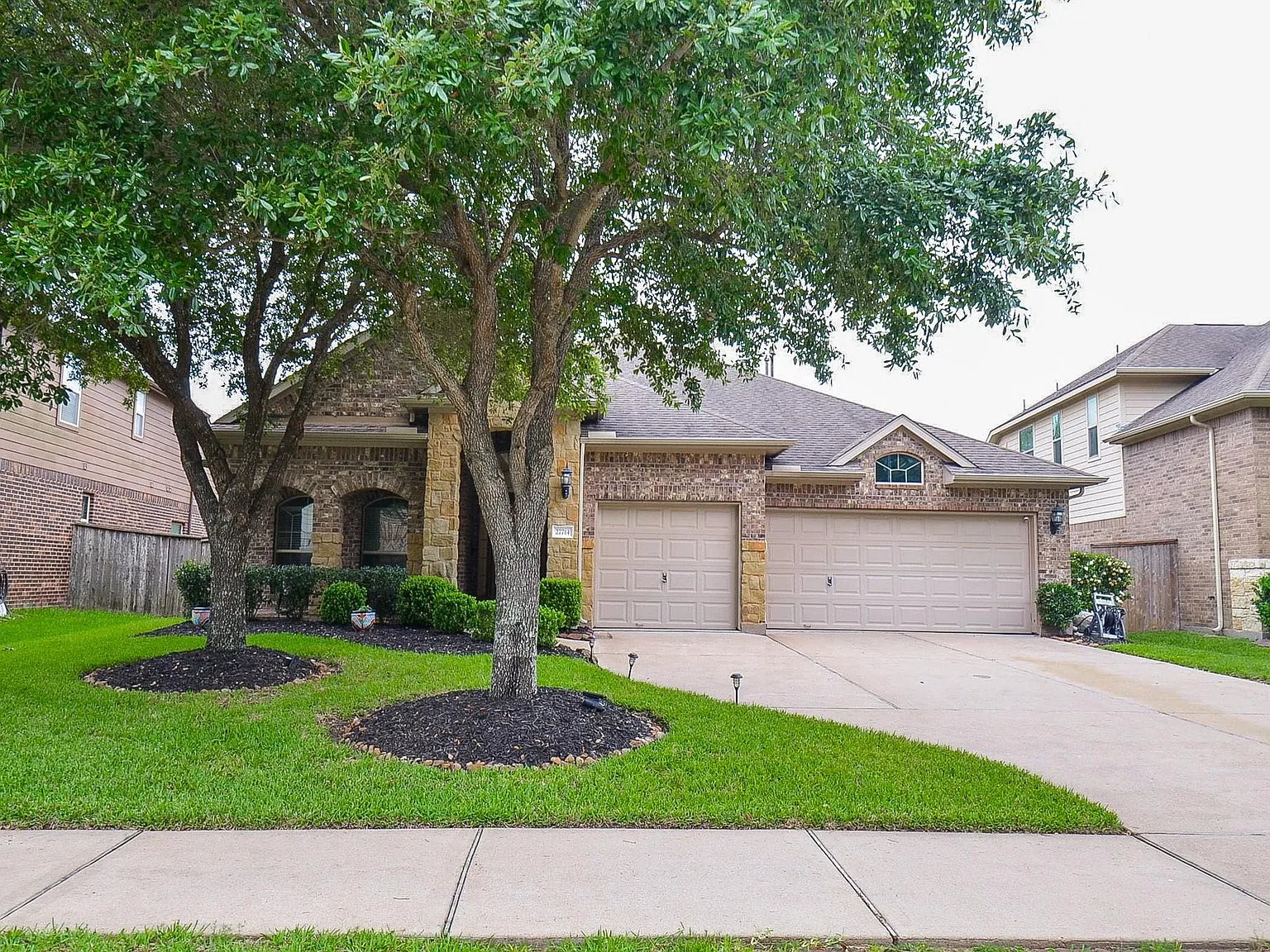 4 bed, 3.0 bath, 3592 sqft, $4,000 — Photo 1