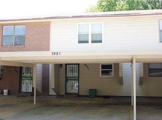 1931 N East Oaks Dr, Fayetteville, AR 72703