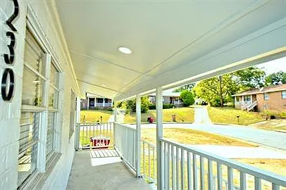 230 Daffodil St - 232 — Photo 2