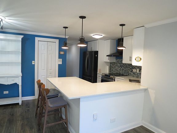 5th image of 6632 W 64th Pl APT 3W