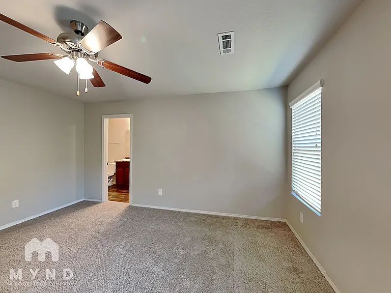 936 Pinehurst Loop — Photo 7