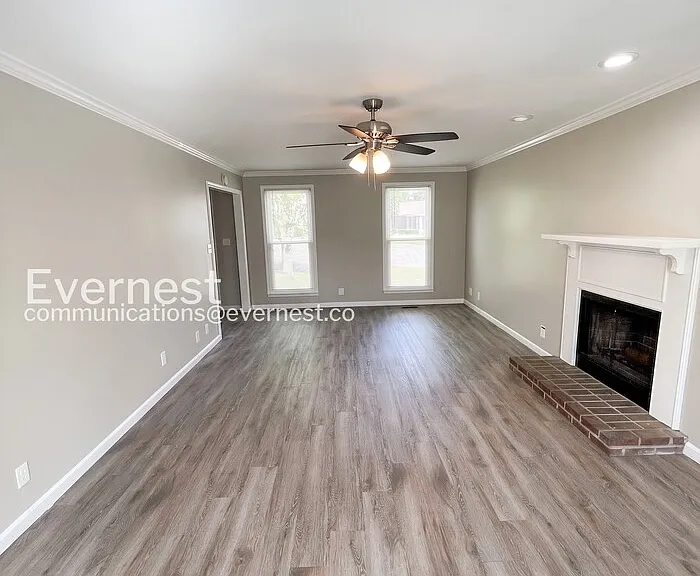 901 Cimarron Ct — Photo 5