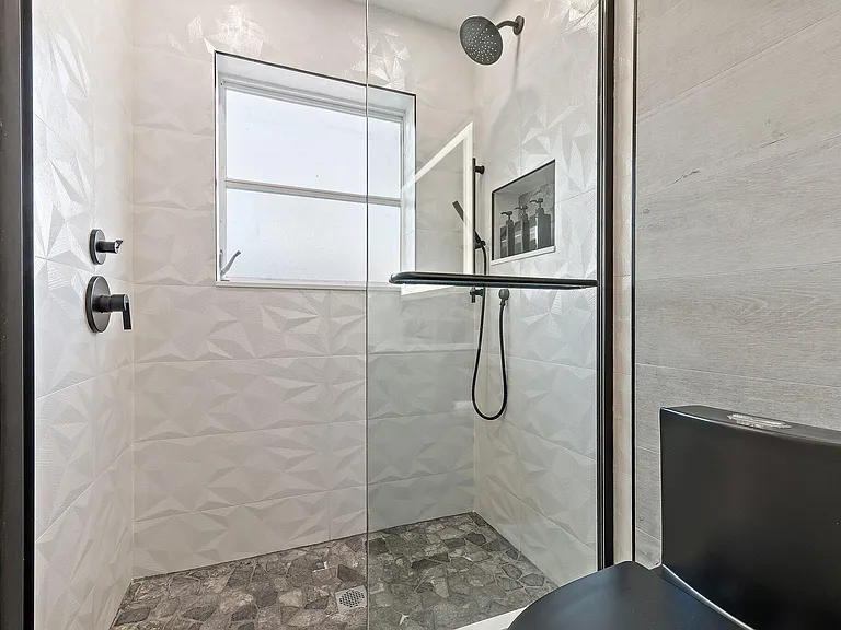 4193 Hyacinth Cir N — Photo 29