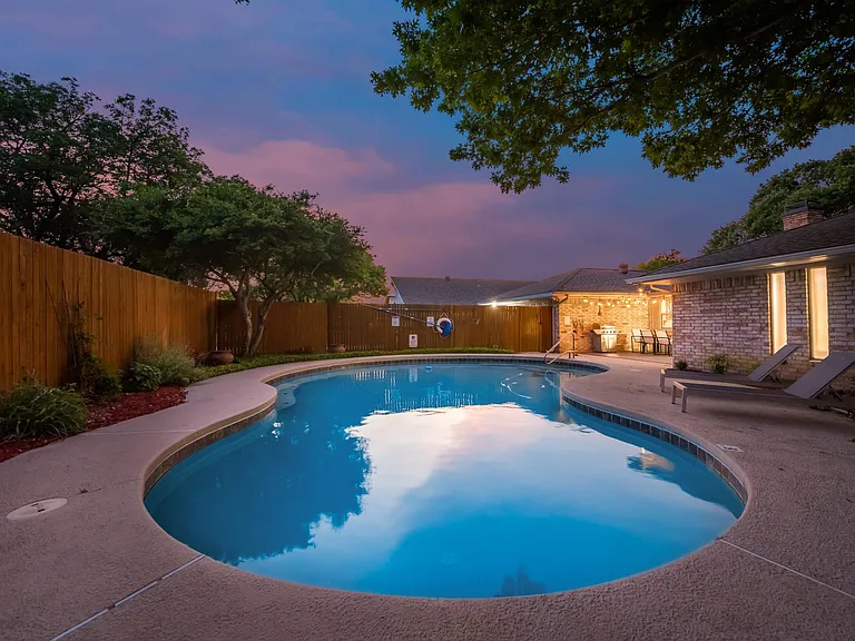2836 Meadowbrook Dr — Photo 32