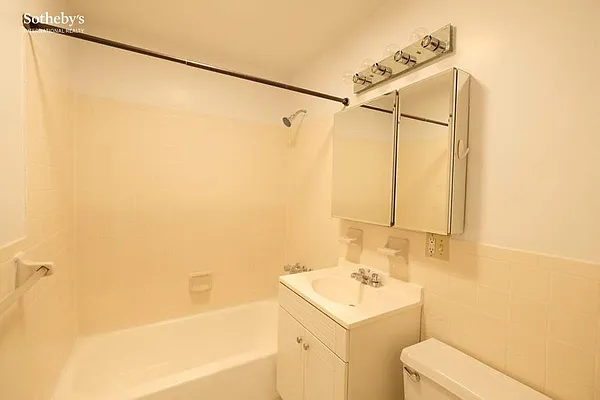 Rented by Sotheby's International Realty | media 14