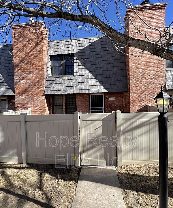 1st image of 2079 Sussex Ln
