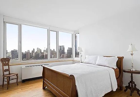 5th image of 635 W 42nd St APT 32D