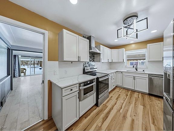 3rd image of 4876 Monticello Blvd