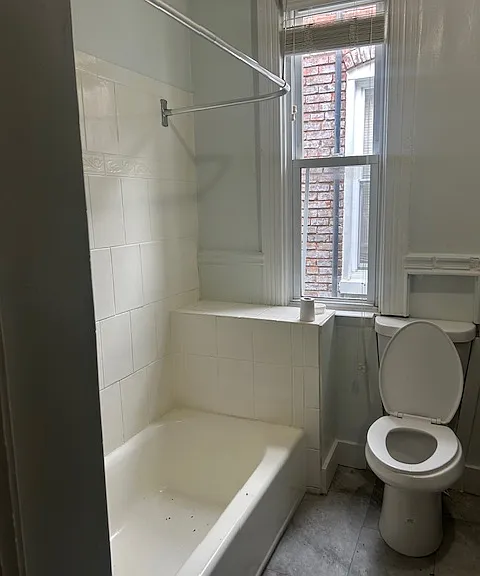 2717 Parkwood Ave — Photo 3