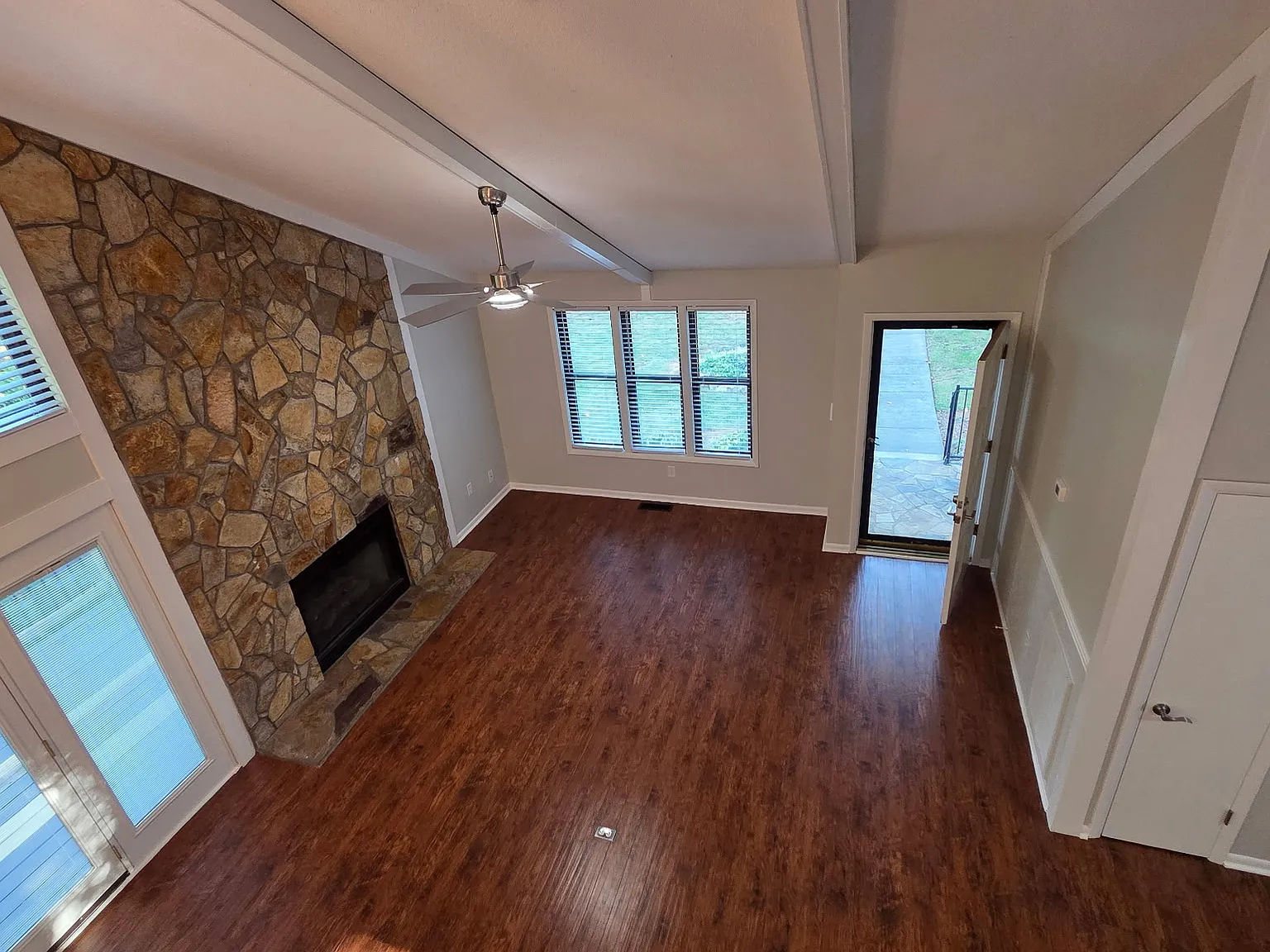 3 bed, 1700 sqft, $2,195 — Photo 4