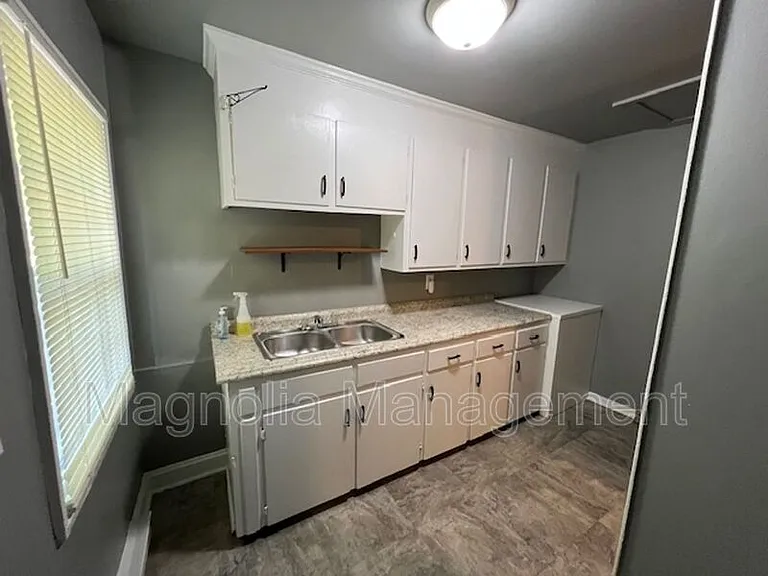 1212 Parham St — Photo 15