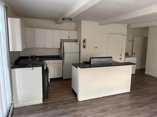 2 bed, 1000 sqft, $1,575 — Photo 1