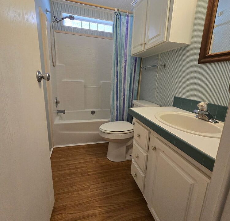 Main bathroom