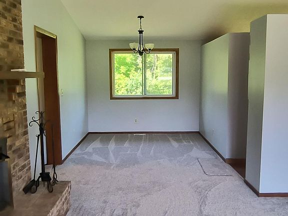 4th image of 205 W Center Dr