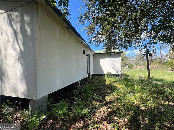 5th image of 119 Reddick St