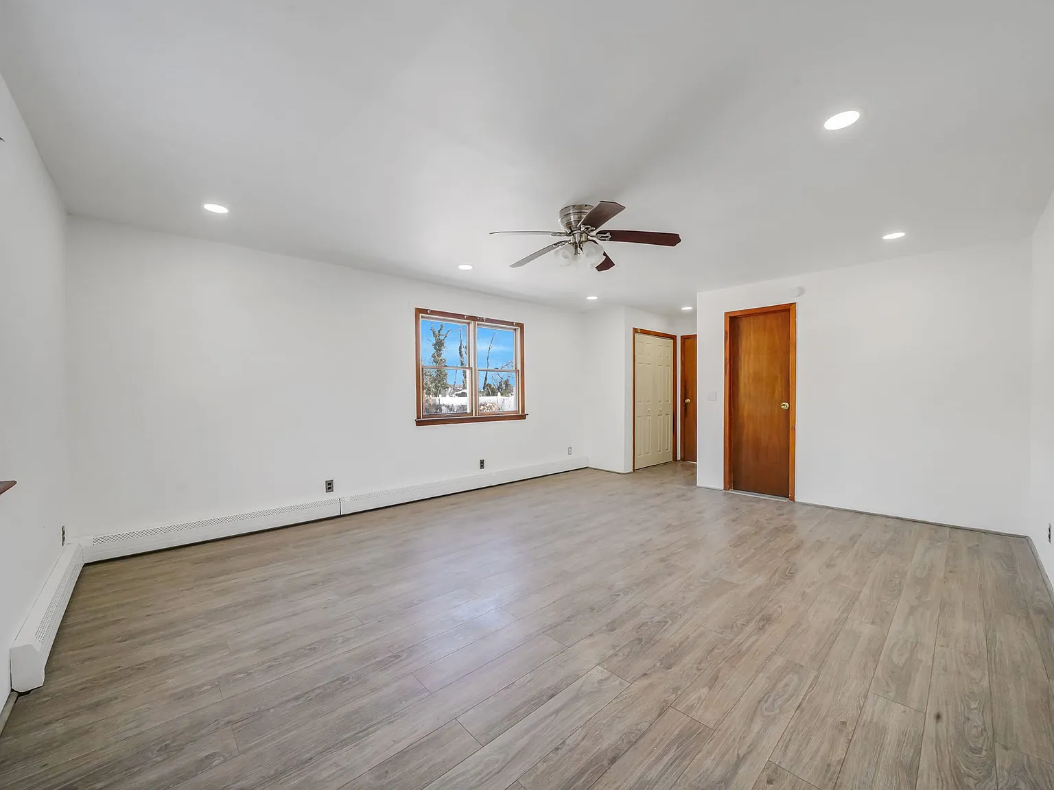 3 bed, $3,650 — Photo 4
