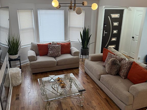 5th image of 3319 N Narragansett Ave
