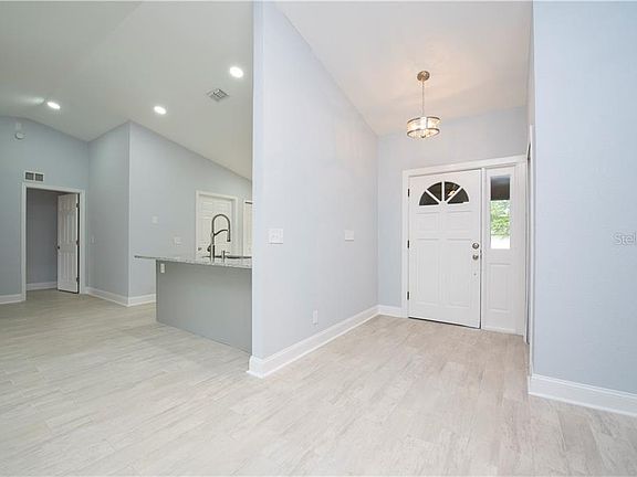4th image of 551 Fuller Ave