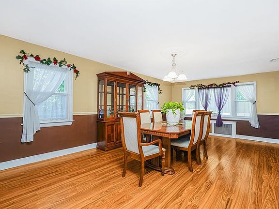 5th image of 3625 Richmond Rd