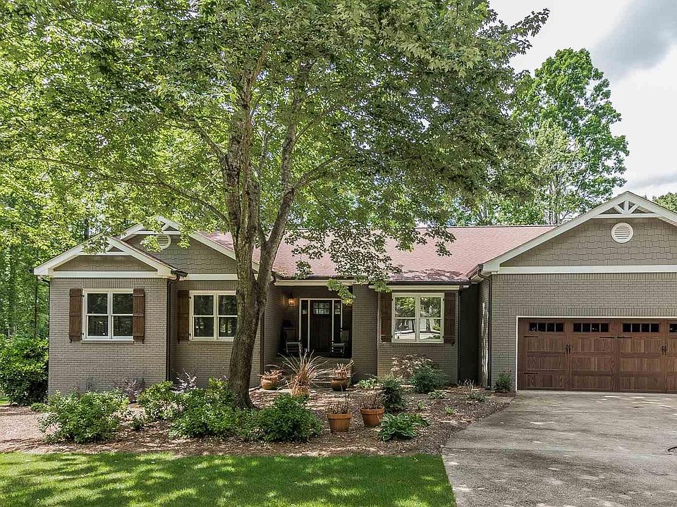 1st image of 129 Shelby Dr #2