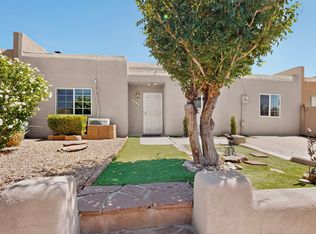 1463 Acequia Borrada W, Santa Fe, NM 87507