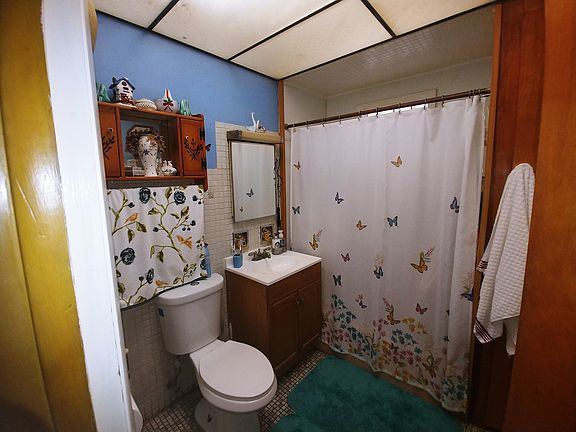 5th image of 3048 W Addison St